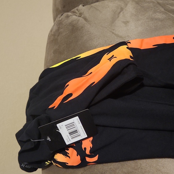 Hurley tee - Picture 3 of 3